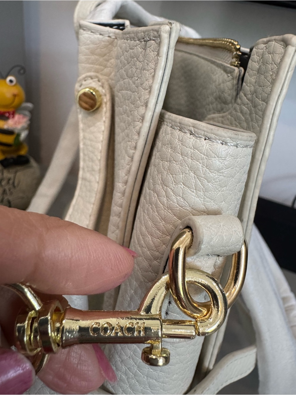 Coach Light Ivory Leather Shoulder Tote Bag Gold Hardware Detachable Strap - Picture 3 of 11